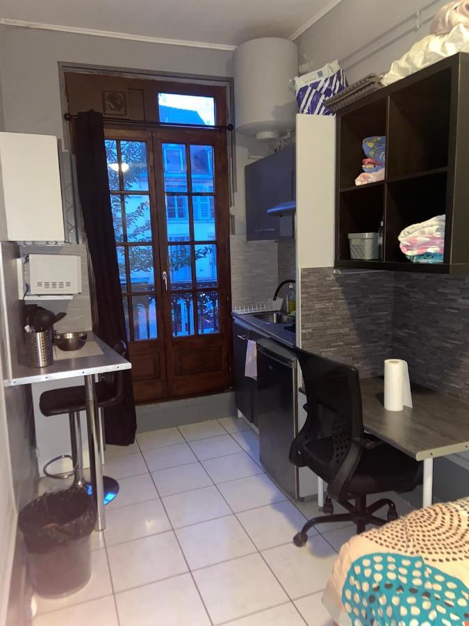 Emplacement Ideal : Studio Au Coeur De Dijon Disponible En Location Exterior foto