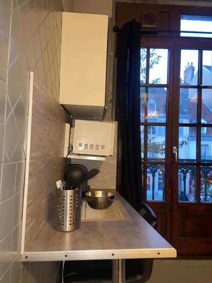 Emplacement Ideal : Studio Au Coeur De Dijon Disponible En Location Exterior foto