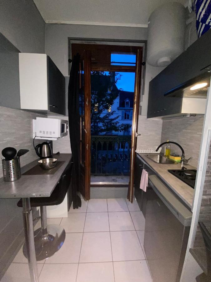 Emplacement Ideal : Studio Au Coeur De Dijon Disponible En Location Exterior foto